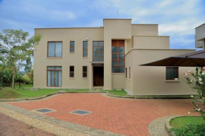 Luxury Lakeside Villa Gated